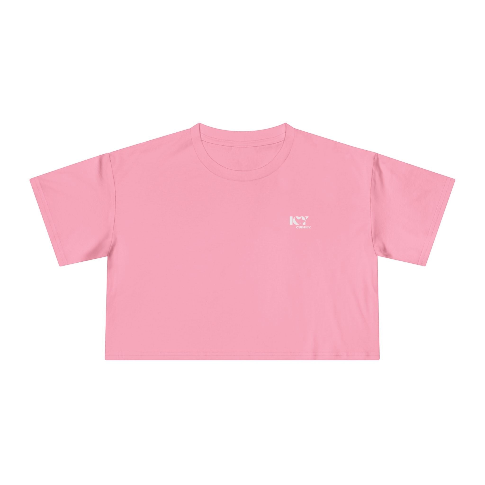 Icy Culture crop tee em rosa claro, 100% algodão, com logótipo branco pequeno no peito esquerdo.