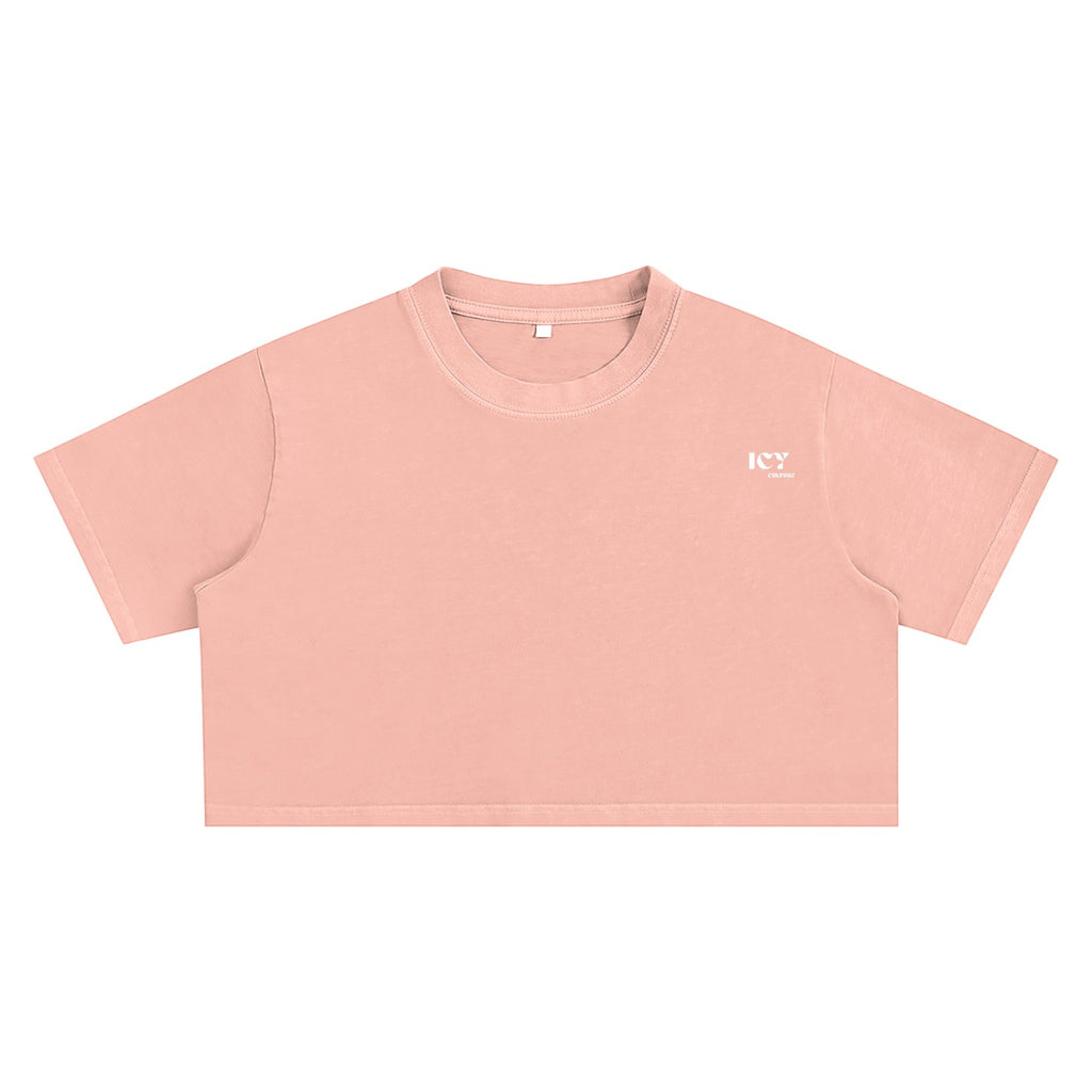 Icy Culture cropped t-shirt in peach, made of 100% cotton with a round neck and short sleeves.